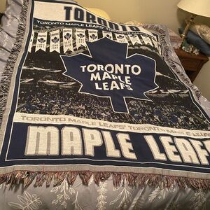 Toronto Maple Leafs Blue and White Tapestry Throw Blanket